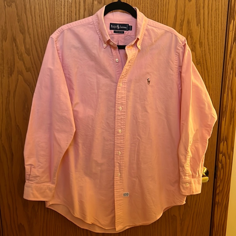 Ralph Lauren button down men’s dress shirt. Seldomly worn, beautiful condition
